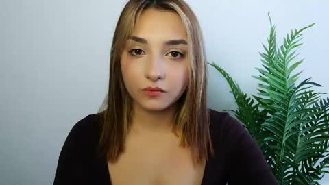 Snapshot of veryveryshygirl chatting on 04-02-26, 06:33 Ana online show from 04-02-26, 06:33
