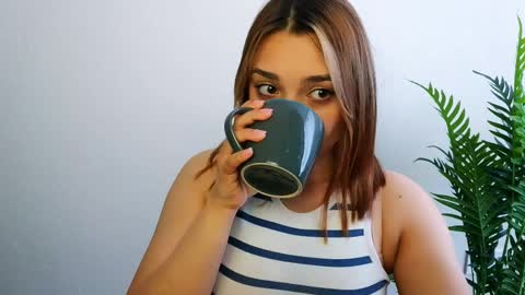 Snapshot of veryveryshygirl chatting on 04-07-26, 10:15 Ana online show from 04-07-26, 10:15