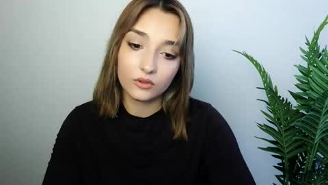 Snapshot of veryveryshygirl chatting on 05-10-26, 11:59 Ana online show from 05-10-26, 11:59