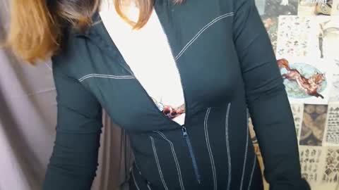 Snapshot of veryveryvery_shy chatting on 12-19-24, 06:45 veryveryvery_shy online show from 12-19-24, 06:45