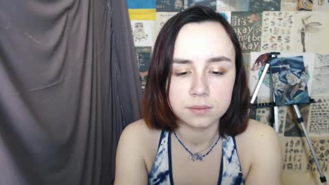 Snapshot of veryveryvery_shy chatting on 01-17-25, 10:00 veryveryvery_shy online show from 01-17-25, 10:00