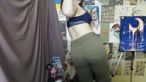 Snapshot of veryveryvery_shy chatting on 03-06-25, 09:58 veryveryvery_shy online show from 03-06-25, 09:58