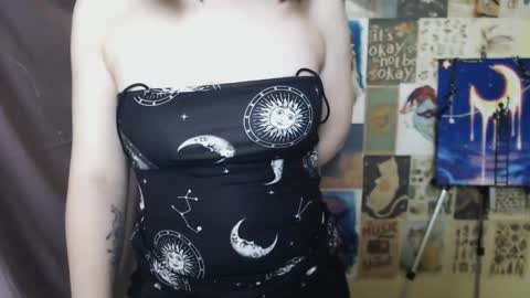 Snapshot of veryveryvery_shy chatting on 03-12-25, 09:34 veryveryvery_shy online show from 03-12-25, 09:34