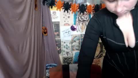 Snapshot of veryveryvery_shy chatting on 10-28-25, 03:54 veryveryvery_shy online show from 10-28-25, 03:54