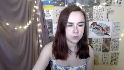 Snapshot of veryveryvery_shy chatting on 11-11-25, 09:20 veryveryvery_shy online show from 11-11-25, 09:20