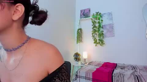 Snapshot of vexa_rosie chatting on 06-25-26, 04:45 hi im vexa online show from 06-25-26, 04:45