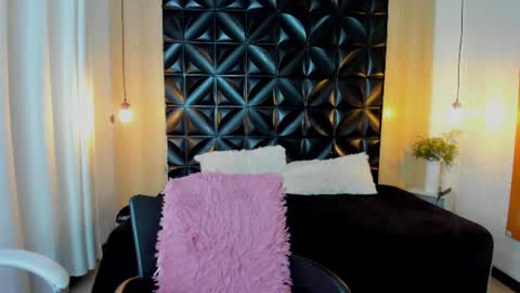 Vanesaa online show from 07-15-26, 11:32