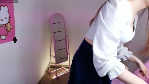 vi_luxxxy online show from 09-17-25, 02:13