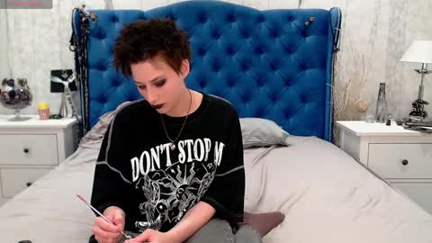 Via online show from 05-10-26, 06:07