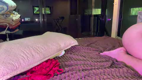 via_olala online show from 11-12-25, 06:58