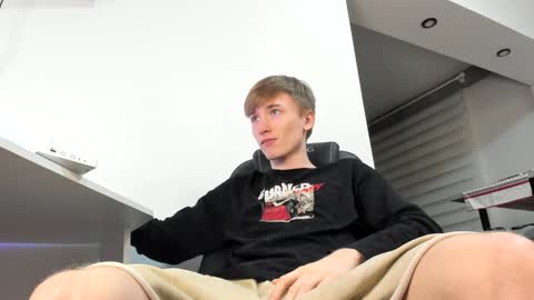 Snapshot of vibemygirl chatting on 01-20-25, 01:32 vibemygirl online show from 01-20-25, 01:32