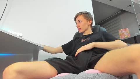 Snapshot of vibemygirl chatting on 02-04-25, 01:27 vibemygirl online show from 02-04-25, 01:27