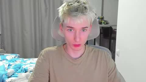 Snapshot of vibemygirl chatting on 10-06-25, 01:19 vibemygirl online show from 10-06-25, 01:19