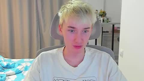 Snapshot of vibemygirl chatting on 10-09-25, 10:02 vibemygirl online show from 10-09-25, 10:02