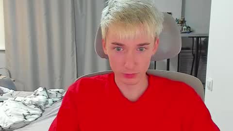 Snapshot of vibemygirl chatting on 10-13-25, 11:43 vibemygirl online show from 10-13-25, 11:43