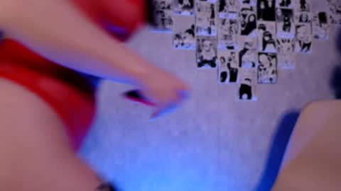 Snapshot of vibetwins chatting on 01-16-26, 03:43 Anna Tim online show from 01-16-26, 03:43