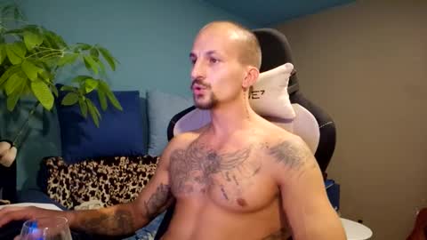 Snapshot of vicentiucalisthenics chatting on 09-15-25, 05:35 vicentiucalisthenics online show from 09-15-25, 05:35