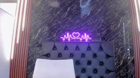 Vichy  Everyday From 1400 to 2130 Col Time online show from 10-25-25, 07:52