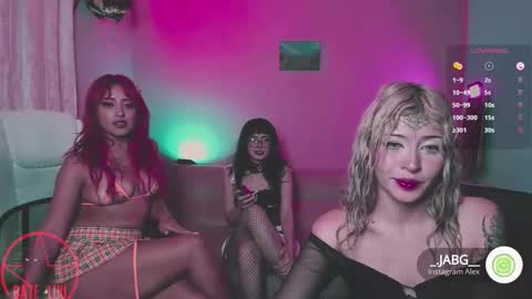 Sophie and Stan  online show from 10-06-25, 03:15