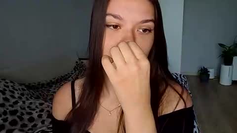 Lina online show from 06-19-26, 05:23
