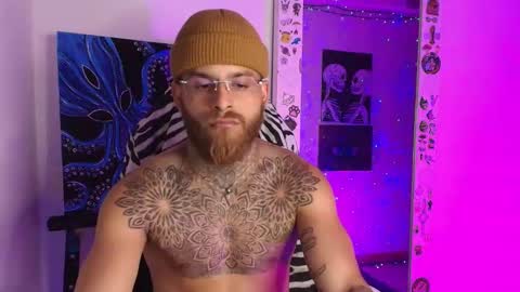 Snapshot of vickingcock7 chatting on 02-11-26, 01:10 vickingcock7 online show from 02-11-26, 01:10