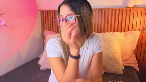 VICTORIA online show from 09-23-25, 08:34