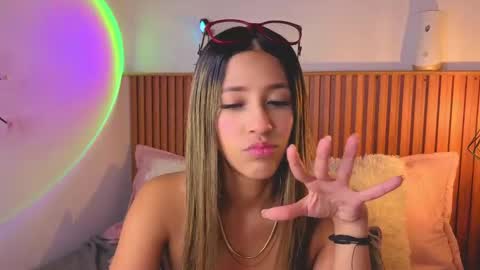 VICTORIA online show from 09-24-25, 06:33