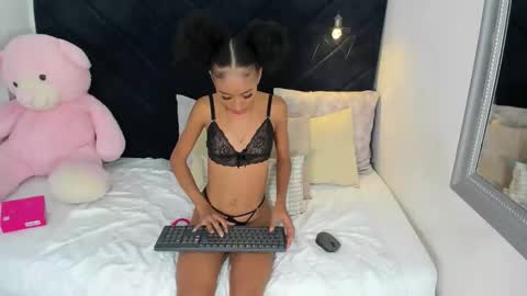 Vicky Castillo online show from 05-29-26, 10:19