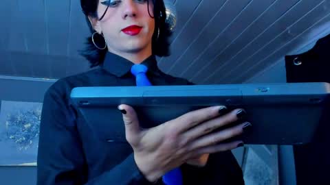 Snapshot of vicky_fant4sy chatting on 04-30-26, 03:18 Vicky online show from 04-30-26, 03:18