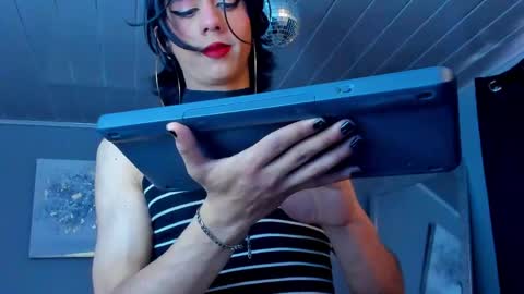 Snapshot of vicky_fant4sy chatting on 05-01-26, 02:10 Vicky online show from 05-01-26, 02:10