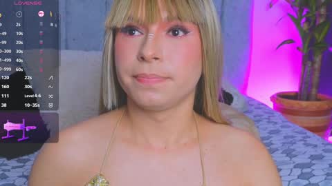 Snapshot of vicky_hot_x chatting on 12-12-24, 07:04 online show from 12-12-24, 07:04