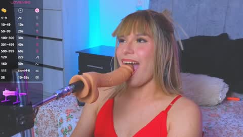 Snapshot of vicky_hot_x chatting on 12-15-24, 12:07 online show from 12-15-24, 12:07