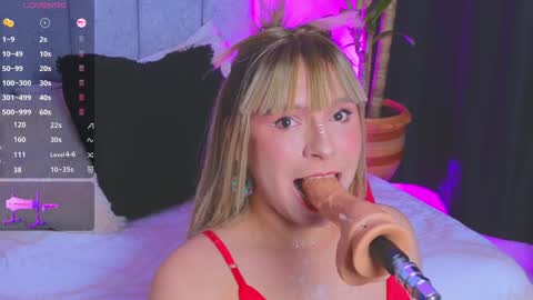 Snapshot of vicky_hot_x chatting on 12-18-24, 11:51 online show from 12-18-24, 11:51