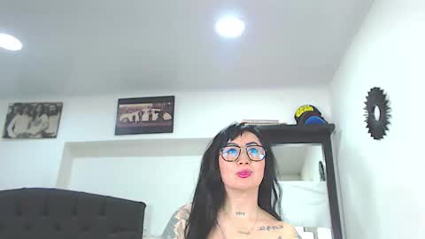 Vicky  online show from 09-16-25, 11:33