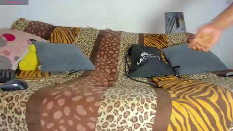 vicky manuela online show from 12-19-24, 08:23