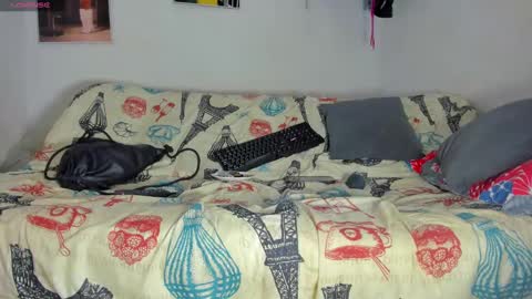 vicky manuela online show from 12-31-24, 11:42