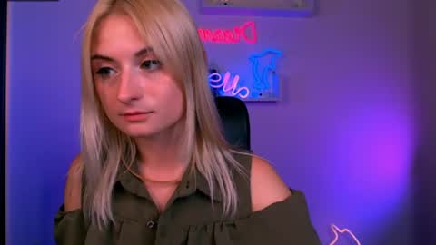 Snapshot of vicky_kim chatting on 07-19-26, 07:39 vicky_kim online show from 07-19-26, 07:39