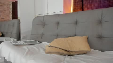 Amy online show from 10-31-25, 01:45