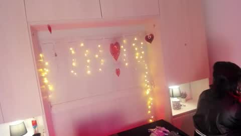 V I C K Y online show from 02-20-26, 12:05