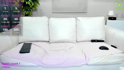 Snapshot of vickyberry chatting on 12-24-24, 12:22 Victoria online show from 12-24-24, 12:22