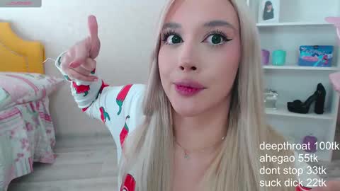 Snapshot of vickyfuckingdoll chatting on 02-16-25, 05:48 vickyfuckingdoll online show from 02-16-25, 05:48