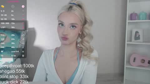 Snapshot of vickyfuckingdoll chatting on 03-13-26, 11:44 vickyfuckingdoll online show from 03-13-26, 11:44