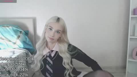 Snapshot of vickyfuckingdoll chatting on 06-09-26, 12:22 vickyfuckingdoll online show from 06-09-26, 12:22