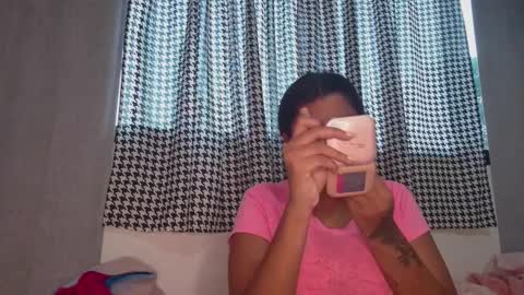 vickyhm22 online show from 09-27-25, 10:42