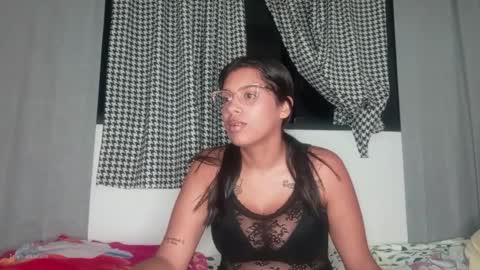 vickyhm22 online show from 10-08-25, 09:18