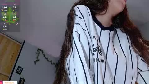 Snapshot of vickyjackson_ chatting on 10-29-25, 07:37 Victoria online show from 10-29-25, 07:37