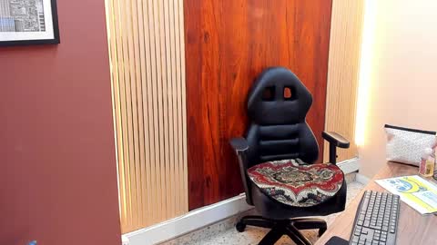 Vicky online show from 02-06-25, 01:49