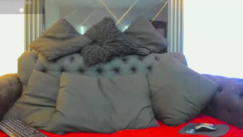 Vicky online show from 06-19-26, 08:12