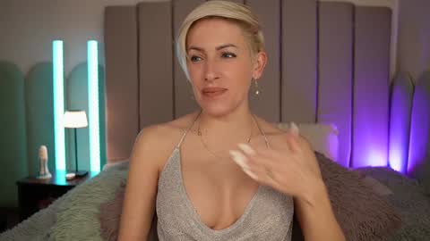 Snapshot of vickysecret96 chatting on 01-02-25, 04:56 vickysecret96 online show from 01-02-25, 04:56