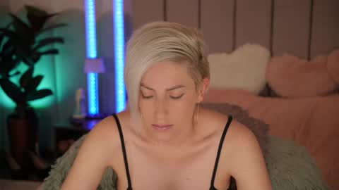 Snapshot of vickysecret96 chatting on 04-30-26, 03:07 vickysecret96 online show from 04-30-26, 03:07